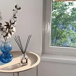 A Tranquil Attic Retreat Near Old Town Apartament *