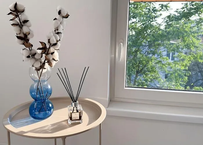 A Tranquil Attic Retreat Near Old Town 아파트 *