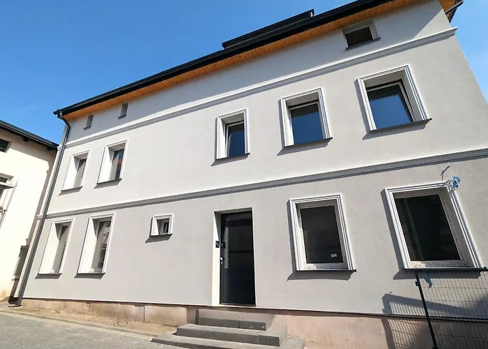 A Tranquil Attic Retreat Near Old Town *