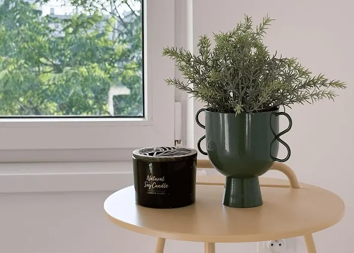 A Tranquil Attic Retreat Near Old Town *