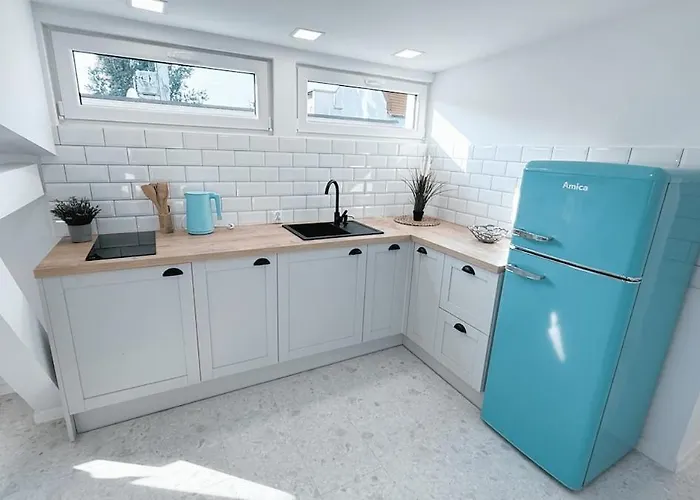 A Tranquil Attic Retreat Near Old Town 아파트 비드고슈치